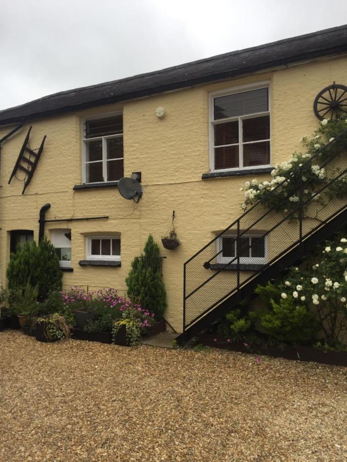 The Coach House At The Bull Inn Milton Keynes Zewnętrze zdjęcie